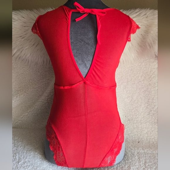 *NEW*Red Lace Bodysuit - Picture 12 of 12